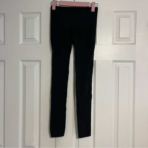 ASSETS by SPANX Women's High-Waist Seamless Leggings - Picture 2 of 10